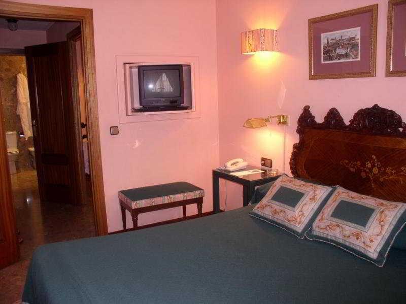 Foxa 25 Hotel Madrid Cameră foto